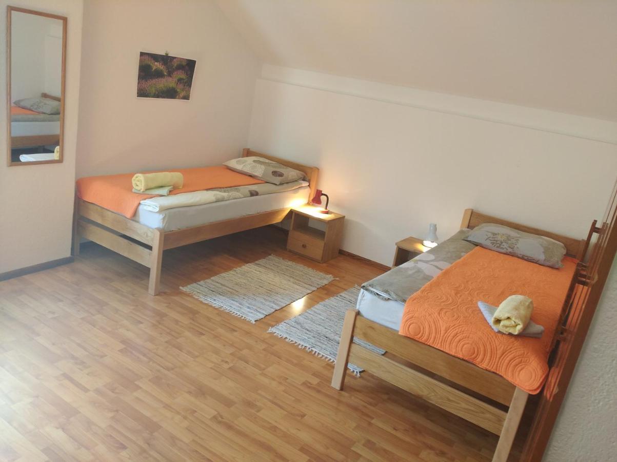 Rooms "Nada Zunic" Knin Esterno foto